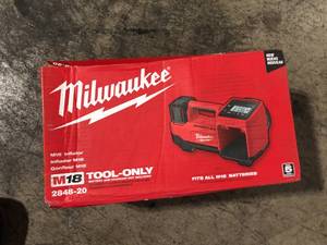 Milwaukee M18 18-Volt Lithium-Ion Cordless Electric Portable Inflator (Tool-Only)   Customer Returns See Pictures