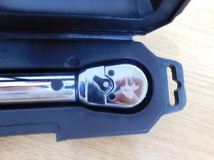 Husky 38 in. Drive Torque Wrench 20 ft.lbs. to 100 ft.lbs.