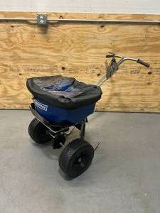 lot 1 image: CHAPIN INTERNATIONAL 82104B 80-Pound Poly Hopper Professional & Contractor Salt & Ice Melt Spreader, Blue