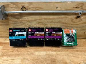 lot 76 image: Lot of General Purpose Screws, Deck Screws and Roofing Nails