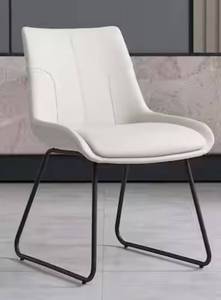 lot 17 image: 4 U-shaped Dining Chairs (BeigeOff-White)