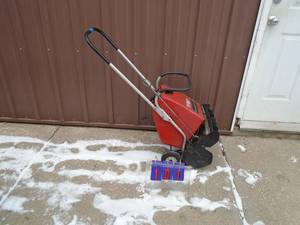 Toro snow thrower. 2 cycle. Used condition. Tested & works. As shown.