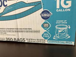lot 78 image: Ziploc 1 Gallon Stand Up Bags