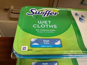 lot 110 image: Swiffer Wet Cloths