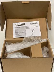 Brand New MOEN 220C3 Verso 8-Spray 7 in. Dual Wall Mount Fixed and Handheld Shower Head 2.5 GPM with Infiniti Dial in Chrome ($154 Retail Value)
