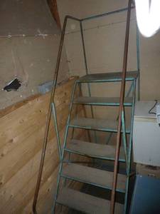 8 step rolling stairs 24 in wide tread