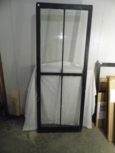 lot 17 image: Glass Door
