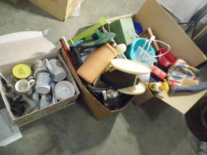 lot 32 image: 3 huge boxes of kitchen items