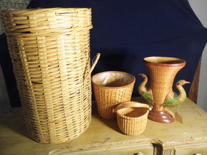 lot 53 image: Wicker Items