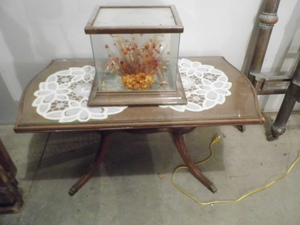 lot 62 image: Vintage Coffee Table and Decor