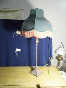 lot 69 image: 30in ELECTRIFIED LAMP