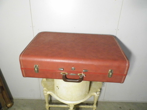 lot 73 image: Luggage