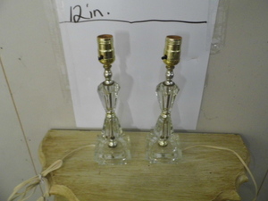 lot 76 image: Set of 2 Lamps