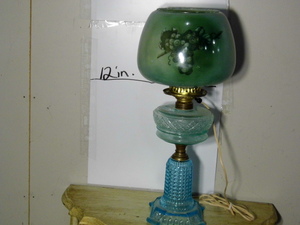 lot 87 image: Electrified Oil Lamp