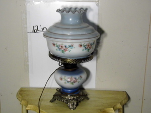 lot 91 image: Electrified Oil Lamp