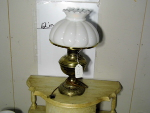 lot 92 image: Brass Lamp