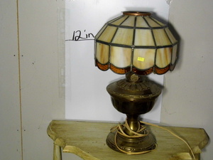 lot 100 image: Brass Lamp