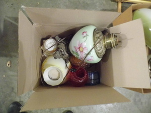 lot 105 image: Lamp Pieces