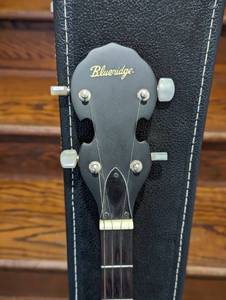 lot 28 image: Blueridge Five String Banjo