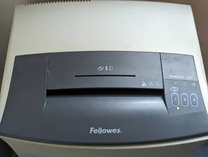 lot 63 image: Fellows Powershred 220-2 Paper Shredder