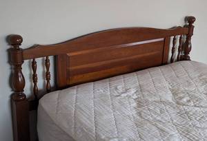 lot 34 image: Vintage Wood Full Size Headboard