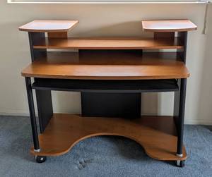 lot 43 image: Rolling Wood Computer Desk