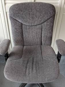 lot 44 image: Rolling BlueGrey Office Chair