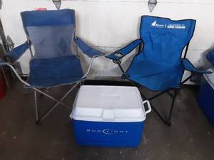 lot 21 image: 2 folding camp chairs and a cooler