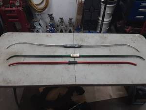 lot 60 image: 3 recurve bows (no strings)