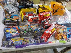 lot 3 image: New Variety of Toys- see all pictures