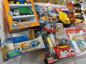 lot 4 image: New Variety of Toys- see all pictures