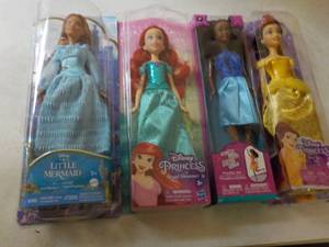lot 65 image: 4 New Disney Dolls...