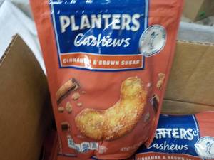 lot 171 image: 12 x 5 oz Planters Cashews Cinnamon and Brown Sugar best date 092023