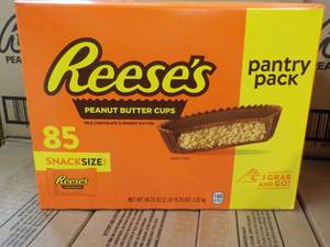 lot 233 image: Reeses Peanut Butter Cups Pantry Pack- 85 snack size per box best date 072024