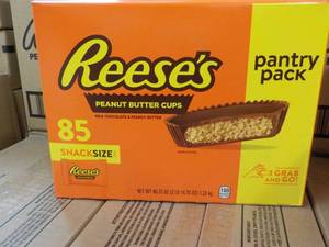 lot 234 image: Reeses Peanut Butter Cups Pantry Pack- 85 snack size per box best date 072024