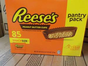 lot 235 image: Reeses Peanut Butter Cups Pantry Pack- 85 snack size per box best date 072024