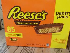 lot 236 image: Reeses Peanut Butter Cups Pantry Pack- 85 snack size per box best date 072024