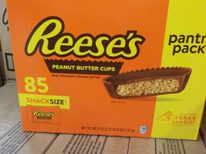 lot 238 image: Reeses Peanut Butter Cups Pantry Pack- 85 snack size per box best date 072024
