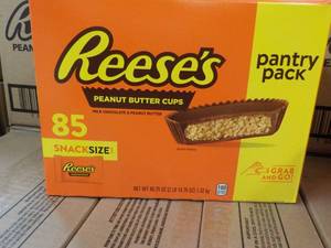 lot 240 image: Reeses Peanut Butter Cups Pantry Pack- 85 snack size per box best date 072024