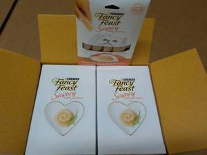lot 316 image: 30 ct Purina Fancy Feast Savory Cat Treats Natural Salmon and Tuna in a Demi Glaze best date 082023 Retail $90 total