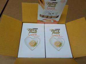 lot 317 image: 30 ct Purina Fancy Feast Savory Cat Treats Natural Salmon and Tuna in a Demi Glaze best date 082023 Retail $90 total
