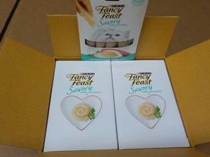 lot 320 image: 30 ct Purina Fancy Feast Savory Cat Treats Natural Tuna in a Demi Glaze best date 082023 Retail $90 total