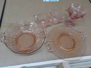 lot 335 image: 5 pcs Depression Glass...