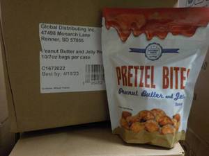 lot 405 image: 10 x 7 oz Bags Pretzel Bites Peanut Butter and Jelly Best By 04162023