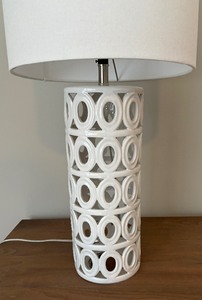 lot 80 image: Wonderful White Table Lamp