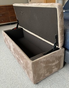 lot 82 image: Neutral Colored Upholstered Storage Bench