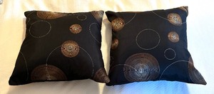 lot 48A image: Six Sensational Accent Pillows
