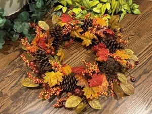 lot 113 image: Three Decorative Wreaths