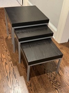 lot 114 image: Three Piece Nesting Table Set