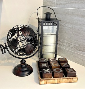 lot 71 image: Home Decor Variety